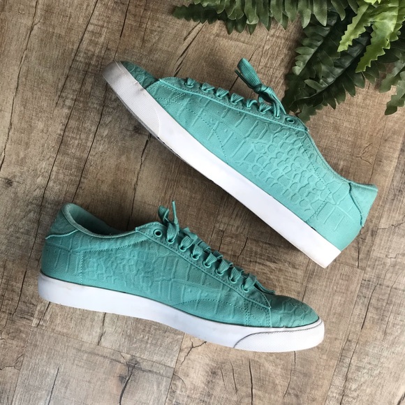 Nike Other - Turquoise Nike Sneakers